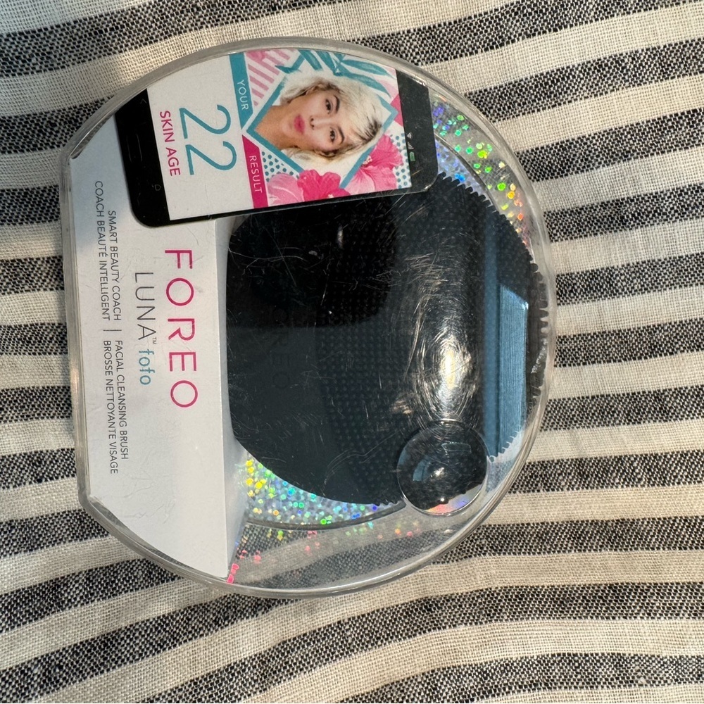 Foreo Luna fofo Black Facial Cleansing Brush - Picture 2 of 3
